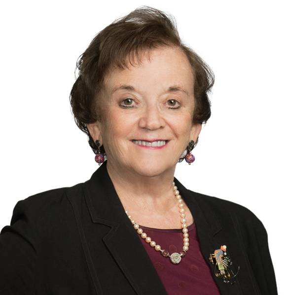 Η Joan Bondareff είναι δικηγόρος στο γραφείο της κενής Ρώμης στην Ουάσινγκτον, που επικεντρώνει την πρακτική της στις θαλάσσιες μεταφορές, το περιβάλλον, την κανονιστική, την ανανεώσιμη ενέργεια και τα νομοθετικά θέματα. Αυτή τη στιγμή υπηρετεί ως πρόεδρος της Αρχής Ανάπτυξης Αιολικού Πάρκου της Βιρτζίνια (VOWDA), διορισμός από τους διοικητές της Βιρτζίνια Terry McAuliffe και Ralph Northam, όπου προωθεί την υπεράκτια αιολική και ανανεώσιμη ενέργεια για την Κοινοπολιτεία της Βιρτζίνια.