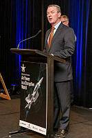 Ministro da Indústria da Defesa Christopher Pyne Cortesia SGT Rodney Welch / Royal Australian Air Force