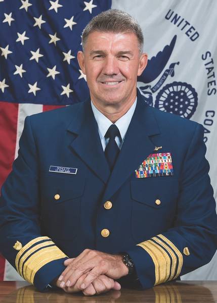 USCG Vice Adm. Schultz, o comandante da Área Atlântica da Guarda Costeira