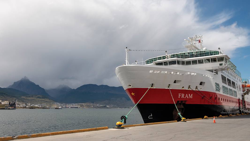 Το όνομά του από το διάσημο σκάφος της Φρρμ, το γνωστό φραγκόσυκο Fridtjof Nansen, το MS Fram του Hurtigruten, που παραδόθηκε το 2007, πραγματοποίησε κρουαζιέρες στη Γροιλανδία κατά τη διάρκεια του καλοκαιριού του βόρειου ημισφαιρίου και γύρω από την Ανταρκτική κατά τη διάρκεια του καλοκαιριού της περιοχής. Φωτογραφία ευγενική προσφορά του Hurtigruten