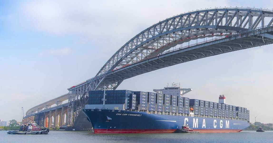 جسر بايون (يُعزى النمو جزئياً إلى استكمال مشروع بايون بريدج للتخليص البحري في يونيو 2017 ، والذي رفع الخلوص تحت الجسر من 151 قدمًا إلى 215 قدمًا ، مما يسمح لأكبر سفن الحاويات في العالم بالمرور تحته و خدمة محطات الميناء في نيويورك ونيوجيرسي.) الائتمان: ميناء نيويورك / نيوجيرسي