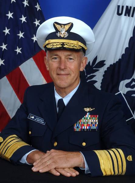 قائد حرس السواحل الأمريكي ، اللواء بول إف. زونفت