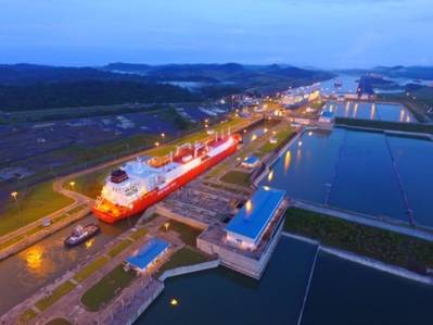 O Canal do Panamá transitou quatro navios de GNL em um dia, marcando o primeiro para a hidrovia. (Foto: Autoridade do Canal do Panamá)