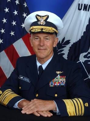 Comandante de la Guardia Costera de los Estados Unidos Adm. Paul F. Zukunft
