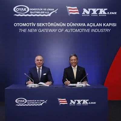 Desde la izquierda, Süleyman Savaş Erdem, gerente general de OYAK Koichi Chikaraishi, director representante de NYK y alto directivo corporativo