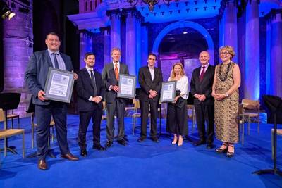 Hervé Martel, CEO de Puerto de Le Havre; Sotiris Raptis, coordinador de EcoPorts; Allard Castelein, CEO del Puerto de Rotterdam; Nektarios Demenopoulos y Chryssanthi Kontogiorgi, Puerto de El Pireo; Eamonn O'Reilly, Presidente ESPO; Isabelle Ryckbost, Secretaria General ESPO. Foto: ESPO