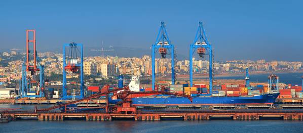El puerto de Visakhapatnam es el segundo puerto más grande de carga manejada en la India. (Crédito de la imagen: AdobeStock / © SNEHIT)