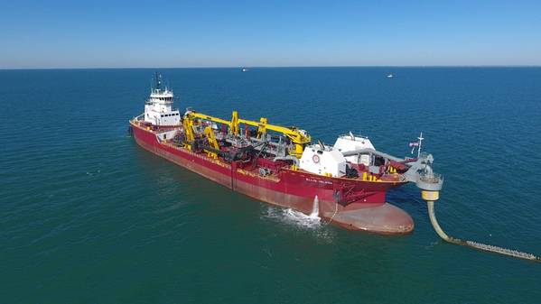 GLDDのホッパー浚渫船、エリス島（写真：GlobeNewswire）