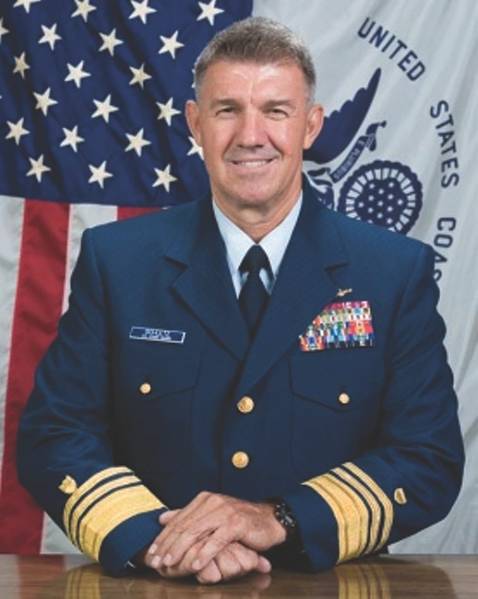 USCG Vice Adm. Schultz, o comandante da Área Atlântica da Guarda Costeira