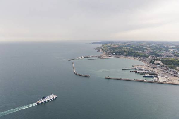 P&O Ferries: adicionando duas super-balsas de nova geração para operar em seu serviço de Dover-a-Calais. (Foto © Adobe Stock / Sebastian)