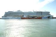 AIDAnova becomes the world’s first LNG powered cruise ship to call on the Port of Barcelona and the first to be fueled with LNG in the Mediterranean. Photo: Carnival Corporation