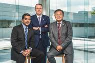 Ashish Anilan (left) - Sustainability Leader, in BV’s Southeast Asia Zone; David Barrow (standing) - Vice President, Marine & Offshore, South Asia Zone; Koh Shu Yong (right) - Director of iCARE (Photo: Bureau Veritas)