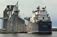 The Canada-flag Algolake loading wheat at the CHS elevator in the Port of Duluth-Superior. (Photo by: Terry White / Chamber of Marine Commerce)