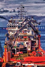 Farstad OSV during loading and maintenance operations at the Petrobras hub in Rio.