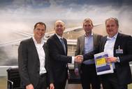 From left to right: Jeroen Steens (HbR), Ronald Paul (HbR), Peter van Voorden (Van Hattum en Blankevoort) and Pieter Ahsman (KWS Infra). Photo: Port of Rotterdam Authority