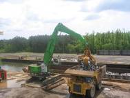 SENNEBOGEN 880 R-HD material handler.