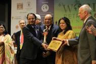 Uma Shankar, Adani Enterprises Ltd received the award presented by Meenakshi Lekhi, Hon’ble Member of Parliament in the Lok Sabha Photo Adani Enterprises