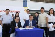 Signing the technical partnership renewal are University of Cebu President Atty. Augusto W. Go. (left) and Shell Marine Executive Director Jan Toschka (Photo: Shell)
