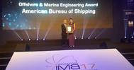 Singapore’s Senior Minister of State for Transport Josephine Teo presented the Offshore & Marine Engineering Award to ABS Regional Vice President Thomas Tan. Photo: ABS