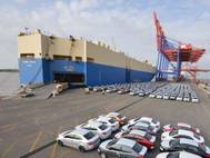 Vessel at berth at APM Terminals Pipavav (Gujarat Pipavav Port)