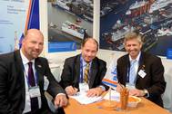 Don Vogler and the managing directors of Lloyd Werft Bremerhaven GmbH, Carsten J. Haake (left) and Ruediger Pallentin (right) (Photo: Lloyd Werft).