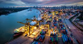 Credit: Adobe Stock/Travel man