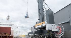 The LHM 800 in operation at the Port of Rotterdam, recently handed over to Marcor. © Liebherr