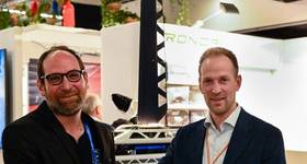 Tom Wolodarsky, Senior Surveyor and Lead Specialist WASP, LR (left) presenting the AiP to Hermen de Jong, Innovation Manager, Rondal at Metstrade 2025 in Amsterdam. © LR