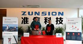 Jonathan Burton, COO of GT Wings (L) with Xu Jinbiao, CEO of Zunsion Technology (R). © GT Wings