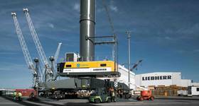 Shown here at Liebherr’s Rostock production site shortly before departure, the LHM 600 was manufactured at the company’s
Baltic headquarters before being shipped to Colombia for deployment at Compas’ Cartagena terminal. © Liebherr