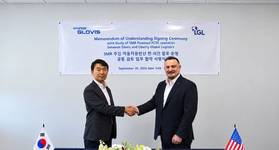 Kim Tae-Woo, Hyundai Glovis Co., Ltd, David Minetti, Liberty Global Logistics LLC. Photo courtesy LGL
