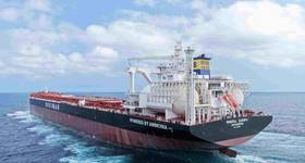 The 210,000 dwt Newcastlemax, built by CSSC Qingdao Beihai Shipbuilding, features a WinGD dual-fuel ammonia engine and a Sun Rui Ammonia Fuel Supply System. Image courtesy Anglo Eastern