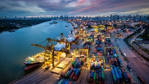 © Adobe Stock/Travel man