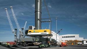Shown here at Liebherr’s Rostock production site shortly before departure, the LHM 600 was manufactured at the company’s
Baltic headquarters before being shipped to Colombia for deployment at Compas’ Cartagena terminal. © Liebherr