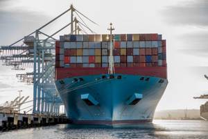 APM Terminals Pier 400 Los Angeles has established a new single vessel cargo operations record during the call of the 13,600 TEU capacity Maersk Evora, with a combined total of 24,846 TEUs loaded and discharged over a 128-hour period. (Photo: APM Terminals)