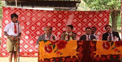 ClassNK Chairman and President Noboru Ueda (center) with Regional Manager of India A. Pradhan (left)