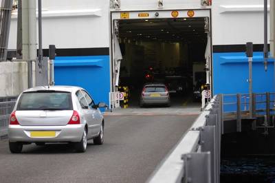 MOL in conjunction with Osaka University has developed a mathematical algorithm to optimize the loading of cars onto ferries.
(Photo © Adobe Stock / Paula Fisher)