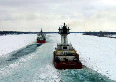 Great Lakes icebreaking: Photo courtesy of the Algoway crew/USCG