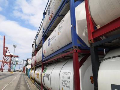 Spanish wine leaving the docks of Valenciaport reaches 130 countries: from Southeast Asia to the paradisiacal islands of the Pacific, passing through the heart of Africa and the American continent. Image courtesy The Port of Valencia