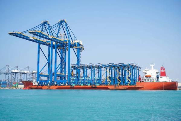 The new 65-ton twin-lift capacity STS cranes can accommodate the latest generation of Ultra-Large Container Ships (ULCS) of 24,000+ TEU capacity, with a 70-meter reach and a 52-meter height. Photo Courtesy: Red Sea Gateway Terminal (RSGT) / ZPMC.