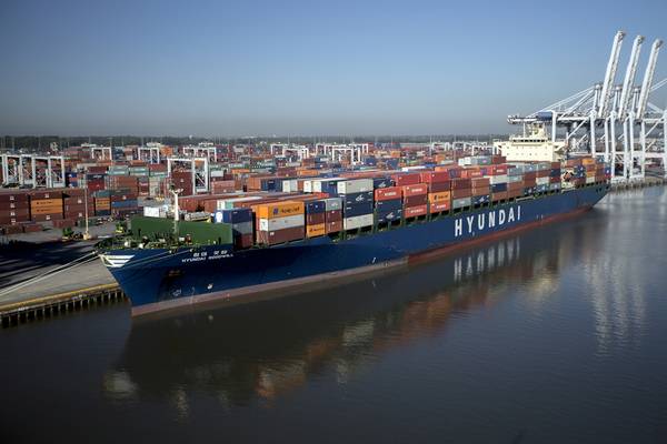 Acontainership delivers cargo at the port of Savannah, GA (CREDIT: GPA)