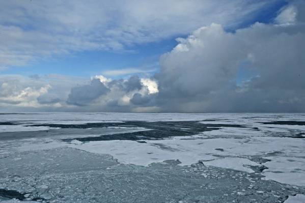 Arctic Summer Ice: Photo courtesy of NOAA