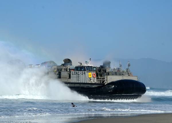 LCAC 24 Beach-head Landing