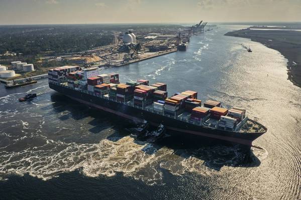 A containership navigates in the turning basin at Wilmington Navigational Harbor (Photo: North Carolina State Port Authority)