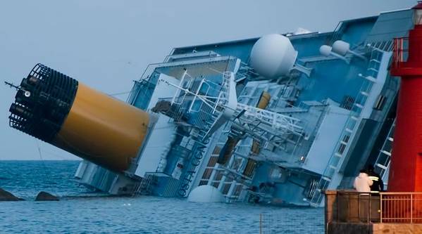 Costa Concordia Wreck: Photo credit CCL Roberto Vongher