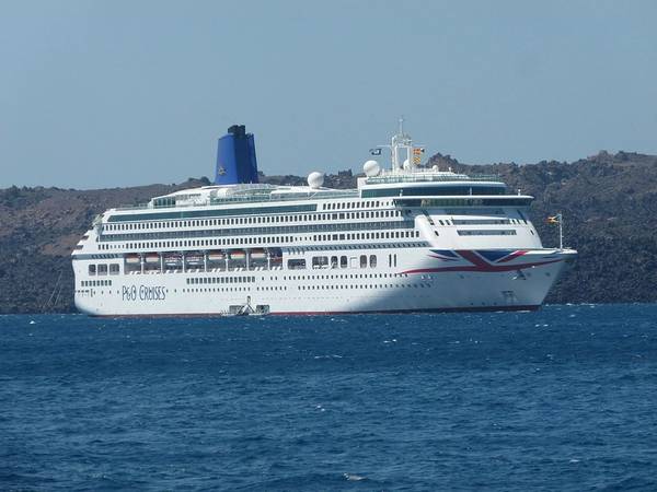 P&O Cruises Aurora / Photo By MacdonaldAndy - Own work, CC BY 4.0, https://bit.ly/3E2kroB