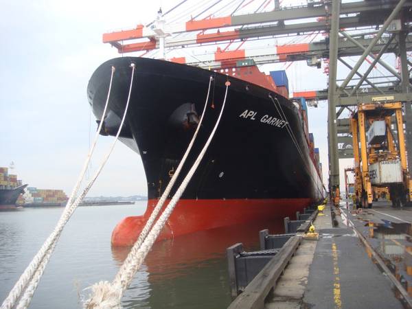 The Diana Containership fleet continues to grow. (Photo: Diana Containerships, Inc.)