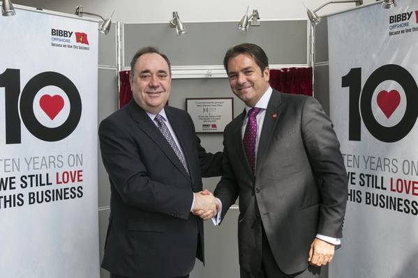 (L-R) First Minister Alex Salmond and Howard Woodcock, chief executive of Bibby Offshore officially open Bibby Offshore’s brand new purpose-built headquarters, Atmosphere One in Westhill.