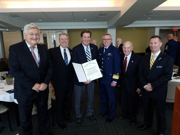 Garamendi receives the Hirsch Award from the Navy League of the United States (Photo: Navy League)