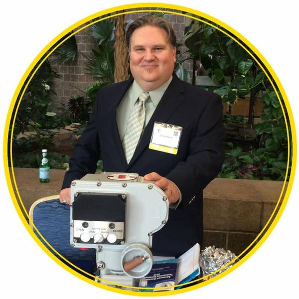 Doug Horne pictured at the recent ASNE Show (AMTS) along with the non-intrusive Nu-Torque actuator (Photo: JA Moody)